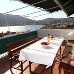 By The Sea Vinisce, Trogir - 11856 * Marina