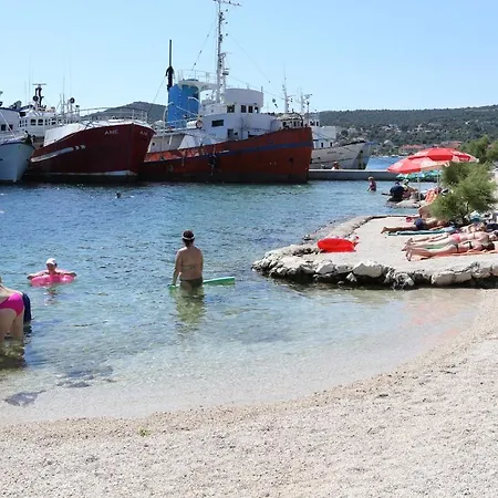 By The Sea Vinisce, Trogir - 11856 Apartment *