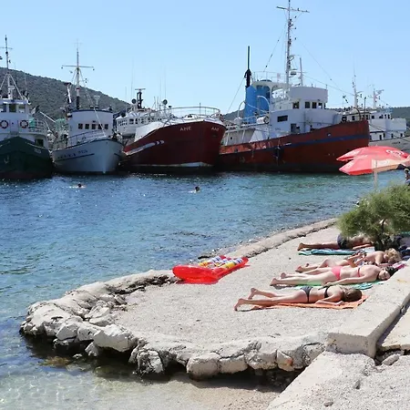 By The Sea Vinisce, Trogir - 11856 * Marina