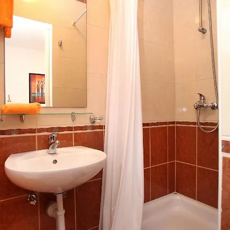 Apartman By The Sea Vinisce, Trogir - 11856 Marina