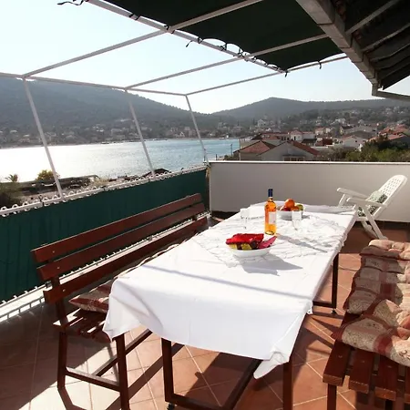By The Sea Vinisce, Trogir - 11856 * Marina