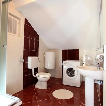 Apartman By The Sea Vinisce, Trogir - 11856 *