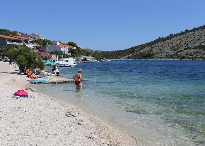 By The Sea Vinisce, Trogir - 11856 Apartment *