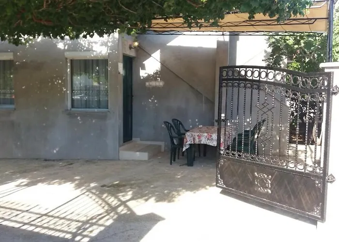 By The Sea Vinisce, Trogir - 11856 Apartment *